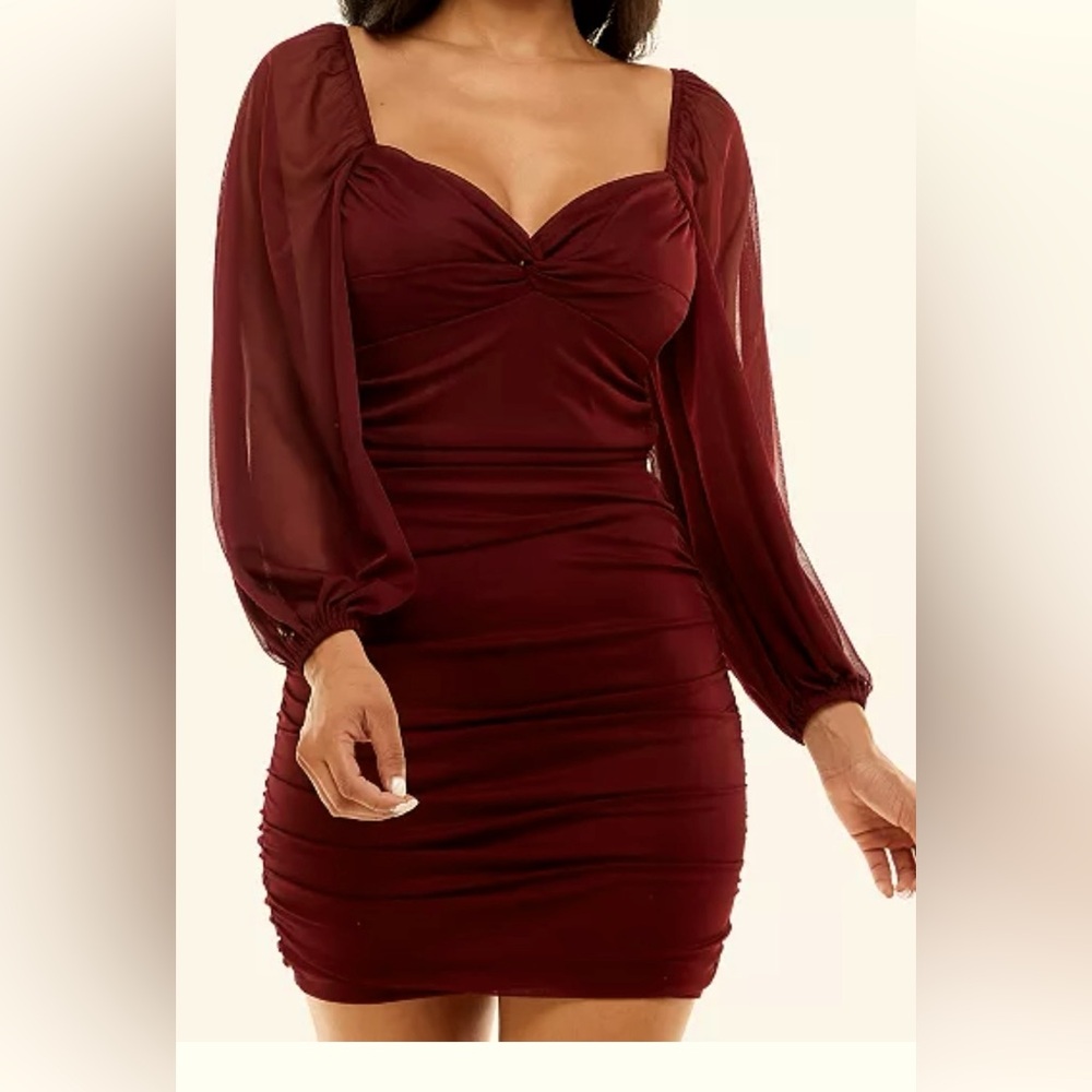 Beautiful, sexy yet, elegant, women’s dress.👗 🥰 size XL above the knee🌸🌸🌸